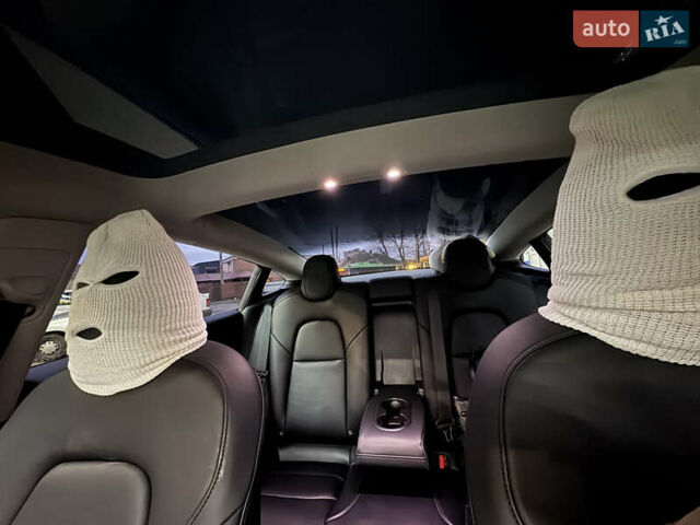 Серый Тесла Модель 3, объемом двигателя 0 л и пробегом 40 тыс. км за 22000 $, фото 4 на Automoto.ua