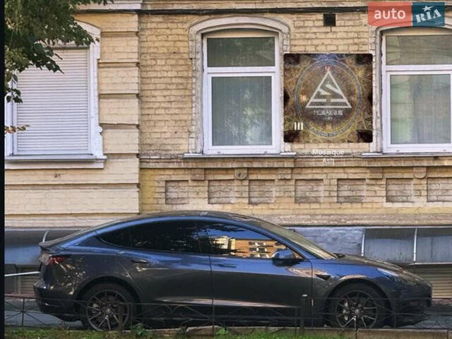 Серый Тесла Модель 3, объемом двигателя 0 л и пробегом 35 тыс. км за 22000 $, фото 1 на Automoto.ua