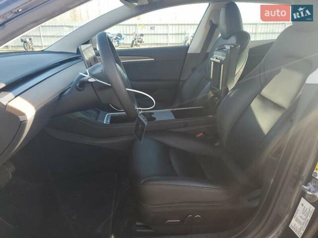 Серый Тесла Модель 3, объемом двигателя 0 л и пробегом 62 тыс. км за 10400 $, фото 6 на Automoto.ua