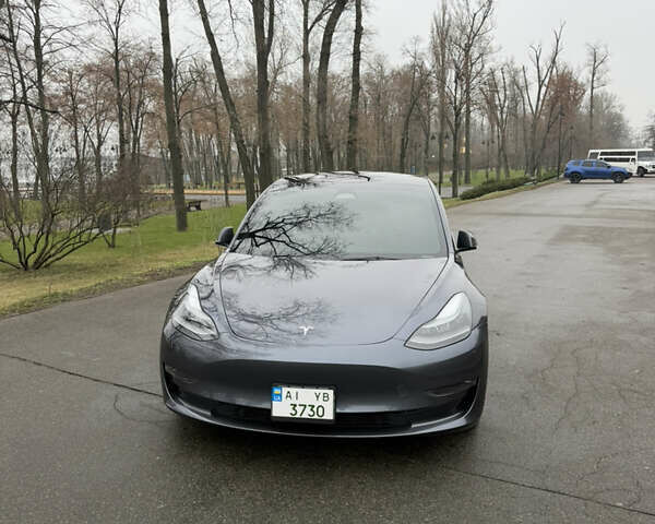 Серый Тесла Модель 3, объемом двигателя 0 л и пробегом 69 тыс. км за 25600 $, фото 1 на Automoto.ua