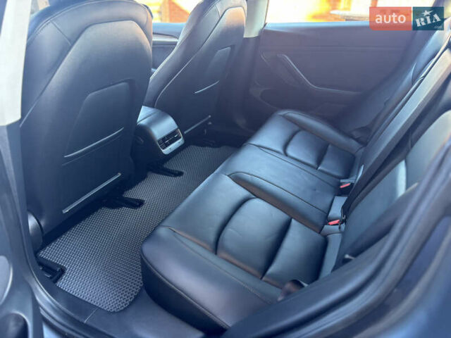 Серый Тесла Модель 3, объемом двигателя 0 л и пробегом 45 тыс. км за 23499 $, фото 14 на Automoto.ua