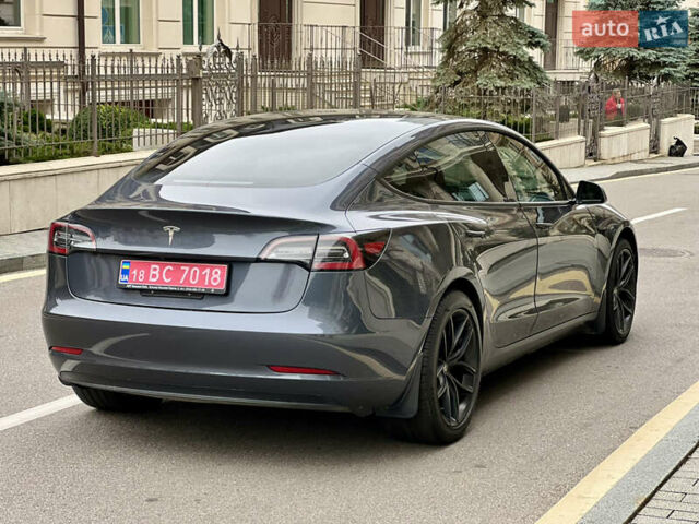 Серый Тесла Модель 3, объемом двигателя 0 л и пробегом 130 тыс. км за 21500 $, фото 5 на Automoto.ua