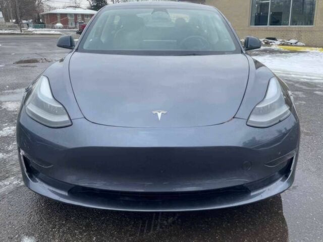 Серый Тесла Модель 3, объемом двигателя 0 л и пробегом 13 тыс. км за 19600 $, фото 1 на Automoto.ua