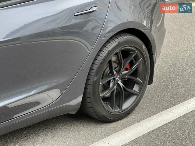 Серый Тесла Модель 3, объемом двигателя 0 л и пробегом 130 тыс. км за 21500 $, фото 13 на Automoto.ua