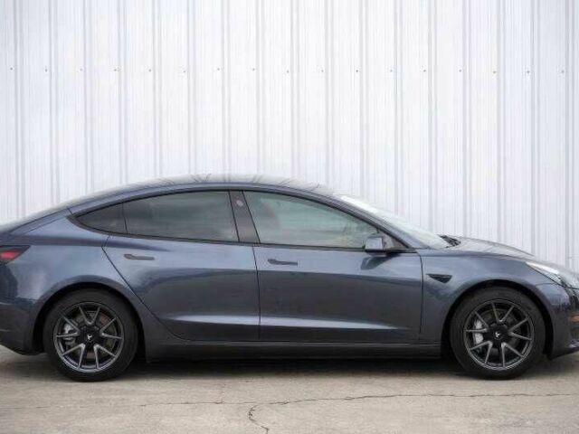 Серый Тесла Модель 3, объемом двигателя 0 л и пробегом 19 тыс. км за 13000 $, фото 3 на Automoto.ua