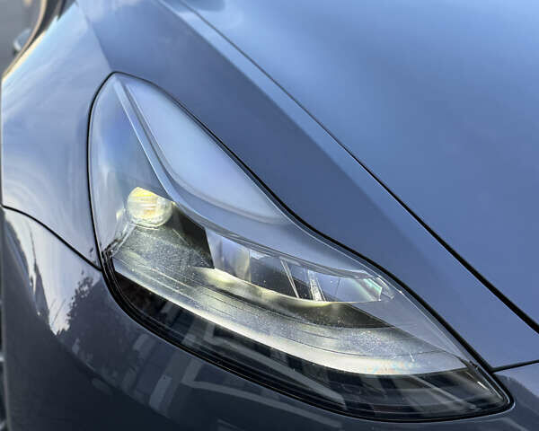 Серый Тесла Модель 3, объемом двигателя 0 л и пробегом 93 тыс. км за 19500 $, фото 35 на Automoto.ua