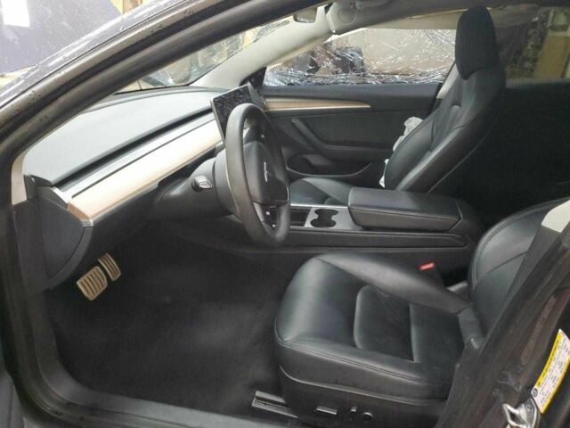 Серый Тесла Модель 3, объемом двигателя 0 л и пробегом 52 тыс. км за 7900 $, фото 6 на Automoto.ua