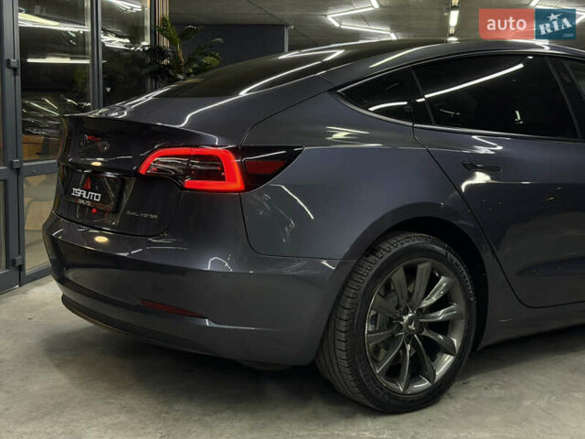 Серый Тесла Модель 3, объемом двигателя 0 л и пробегом 88 тыс. км за 20900 $, фото 16 на Automoto.ua