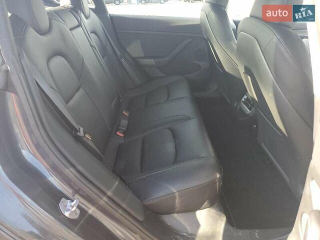 Серый Тесла Модель 3, объемом двигателя 0 л и пробегом 62 тыс. км за 10400 $, фото 9 на Automoto.ua