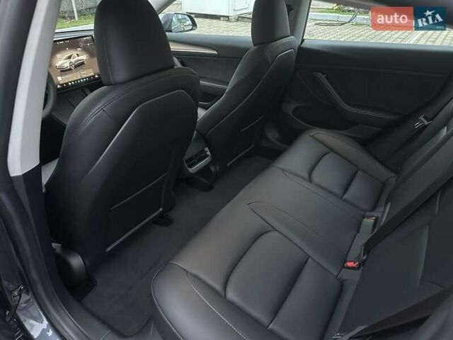 Серый Тесла Модель 3, объемом двигателя 0 л и пробегом 10 тыс. км за 21500 $, фото 17 на Automoto.ua