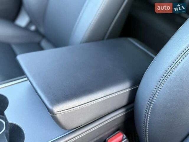 Сірий Тесла Модель 3, об'ємом двигуна 0 л та пробігом 92 тис. км за 21800 $, фото 53 на Automoto.ua