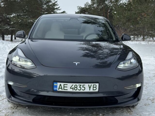 Серый Тесла Модель 3, объемом двигателя 0 л и пробегом 37 тыс. км за 22500 $, фото 7 на Automoto.ua
