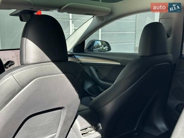 Сірий Тесла Модель 3, об'ємом двигуна 0 л та пробігом 29 тис. км за 22500 $, фото 15 на Automoto.ua