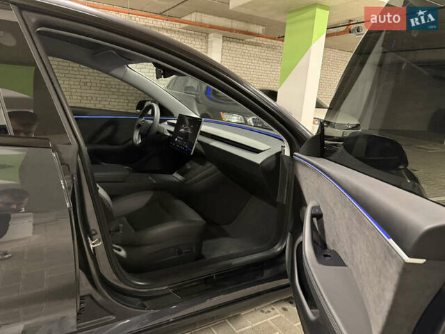 Серый Тесла Модель 3, объемом двигателя 0 л и пробегом 22 тыс. км за 29000 $, фото 11 на Automoto.ua