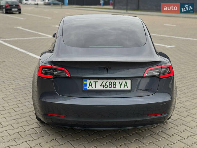 Серый Тесла Модель 3, объемом двигателя 0 л и пробегом 52 тыс. км за 24000 $, фото 2 на Automoto.ua