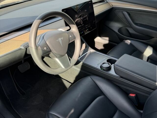 Серый Тесла Модель 3, объемом двигателя 0 л и пробегом 40 тыс. км за 19600 $, фото 4 на Automoto.ua