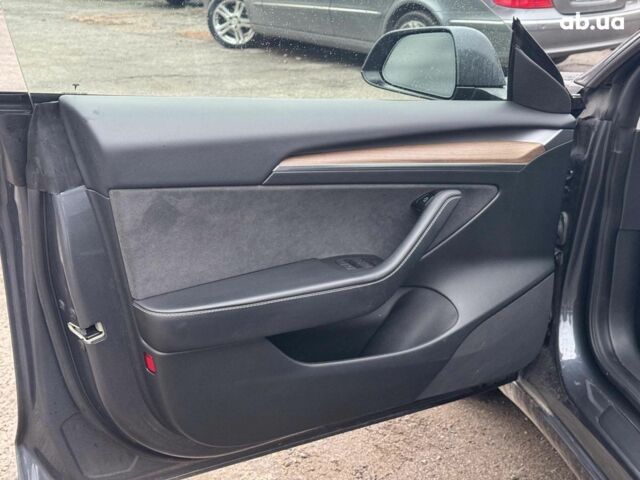 Серый Тесла Модель 3, объемом двигателя 0 л и пробегом 39 тыс. км за 23290 $, фото 13 на Automoto.ua