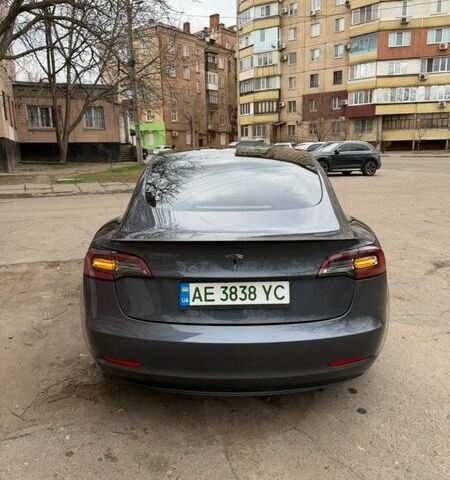 Серый Тесла Модель 3, объемом двигателя 0 л и пробегом 23 тыс. км за 21800 $, фото 15 на Automoto.ua