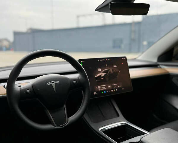 Серый Тесла Модель 3, объемом двигателя 0 л и пробегом 52 тыс. км за 24000 $, фото 9 на Automoto.ua