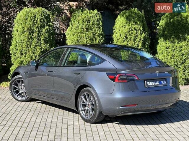 Серый Тесла Модель 3, объемом двигателя 0 л и пробегом 19 тыс. км за 24999 $, фото 6 на Automoto.ua