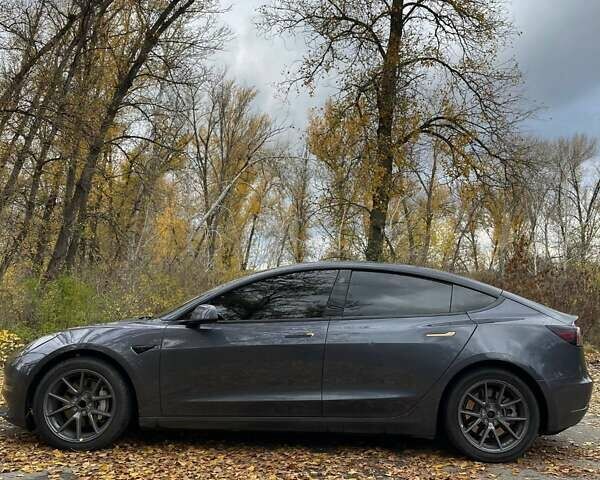 Сірий Тесла Модель 3, об'ємом двигуна 0 л та пробігом 171 тис. км за 18500 $, фото 4 на Automoto.ua