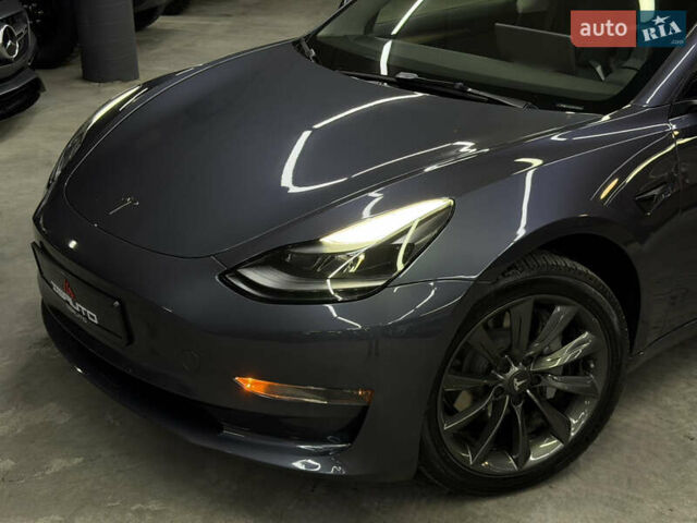 Серый Тесла Модель 3, объемом двигателя 0 л и пробегом 88 тыс. км за 20900 $, фото 7 на Automoto.ua