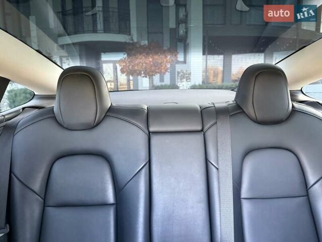 Сірий Тесла Модель 3, об'ємом двигуна 0 л та пробігом 92 тис. км за 21800 $, фото 100 на Automoto.ua