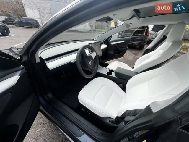Серый Тесла Модель 3, объемом двигателя 0 л и пробегом 19 тыс. км за 24500 $, фото 22 на Automoto.ua