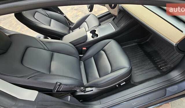 Сірий Тесла Модель 3, об'ємом двигуна 0 л та пробігом 81 тис. км за 22899 $, фото 49 на Automoto.ua