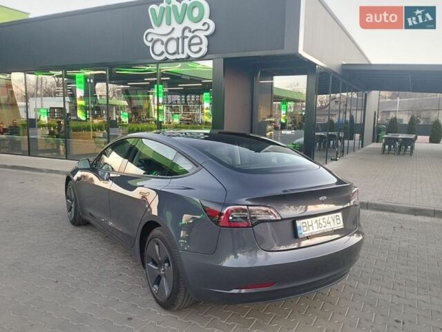 Серый Тесла Модель 3, объемом двигателя 0 л и пробегом 55 тыс. км за 21500 $, фото 4 на Automoto.ua