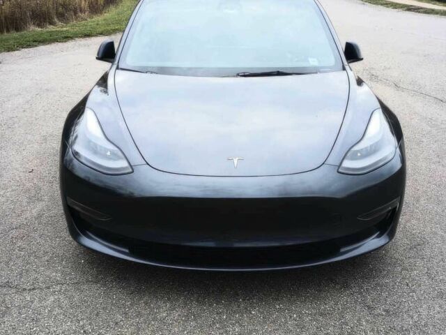 Серый Тесла Модель 3, объемом двигателя 0 л и пробегом 23 тыс. км за 18400 $, фото 1 на Automoto.ua