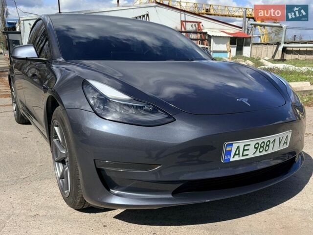 Серый Тесла Модель 3, объемом двигателя 0 л и пробегом 69 тыс. км за 21800 $, фото 1 на Automoto.ua