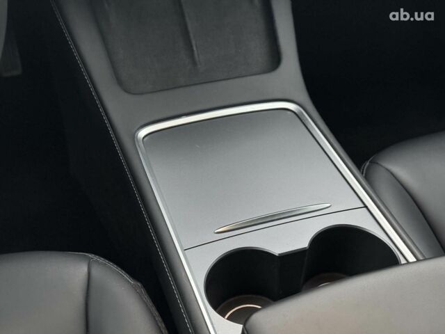 Серый Тесла Модель 3, объемом двигателя 0 л и пробегом 39 тыс. км за 23290 $, фото 30 на Automoto.ua