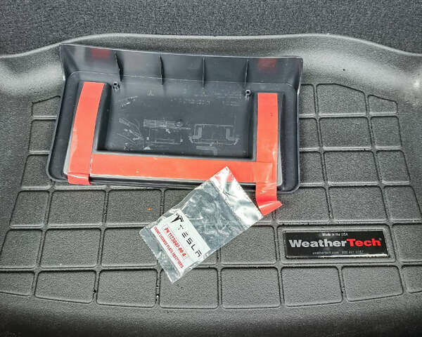 Серый Тесла Модель 3, объемом двигателя 0 л и пробегом 16 тыс. км за 23300 $, фото 13 на Automoto.ua