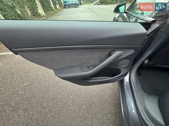 Серый Тесла Модель 3, объемом двигателя 0 л и пробегом 49 тыс. км за 24200 $, фото 29 на Automoto.ua