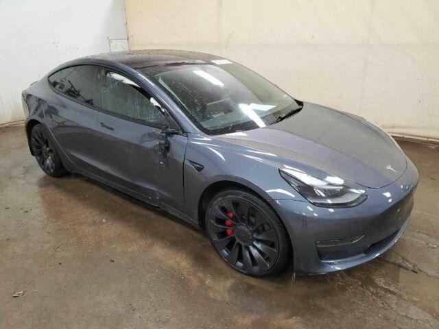 Серый Тесла Модель 3, объемом двигателя 0 л и пробегом 52 тыс. км за 7900 $, фото 3 на Automoto.ua