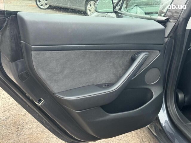 Серый Тесла Модель 3, объемом двигателя 0 л и пробегом 39 тыс. км за 23290 $, фото 16 на Automoto.ua