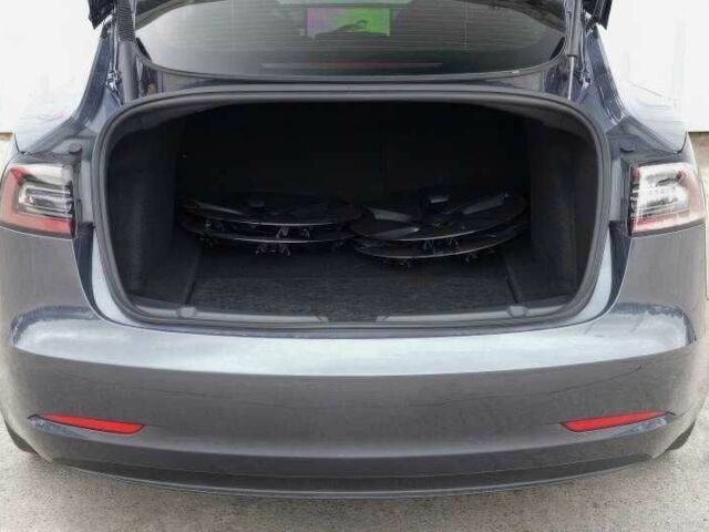 Серый Тесла Модель 3, объемом двигателя 0 л и пробегом 19 тыс. км за 13000 $, фото 8 на Automoto.ua