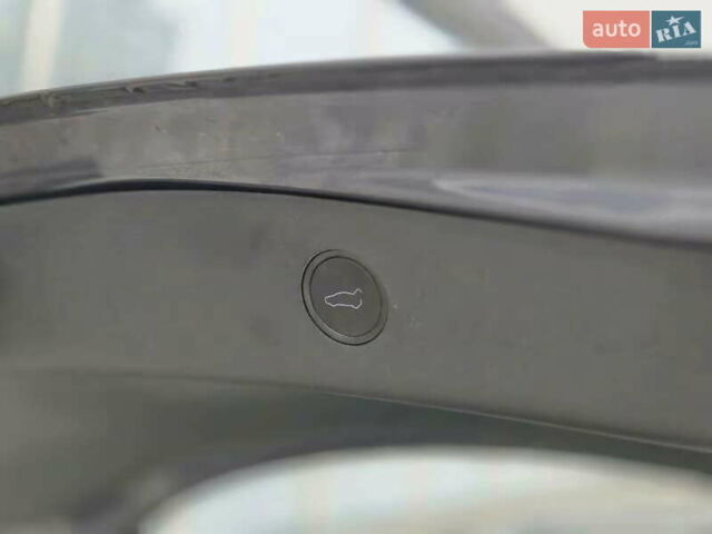 Серый Тесла Модель 3, объемом двигателя 0 л и пробегом 28 тыс. км за 24900 $, фото 10 на Automoto.ua