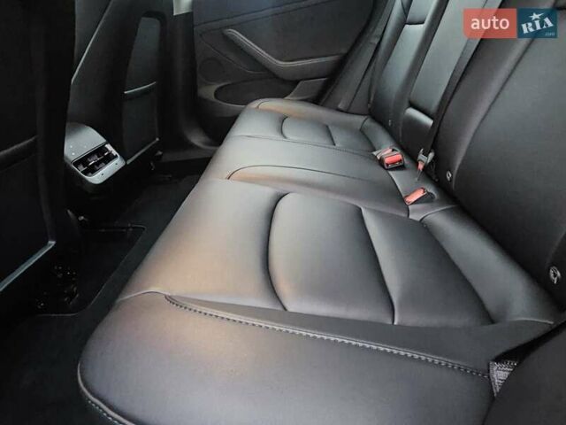 Серый Тесла Модель 3, объемом двигателя 0 л и пробегом 39 тыс. км за 22550 $, фото 17 на Automoto.ua