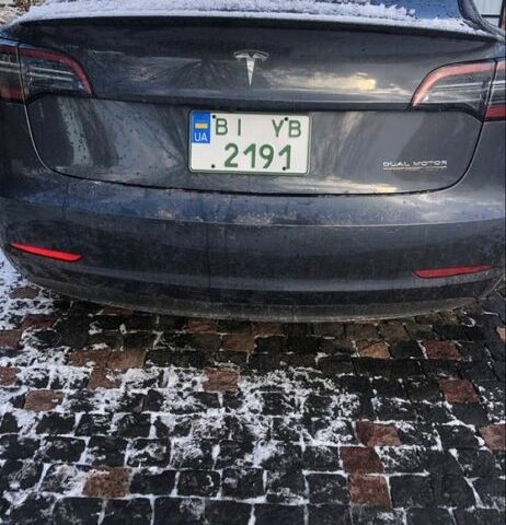 Серый Тесла Модель 3, объемом двигателя 0 л и пробегом 26 тыс. км за 31500 $, фото 3 на Automoto.ua