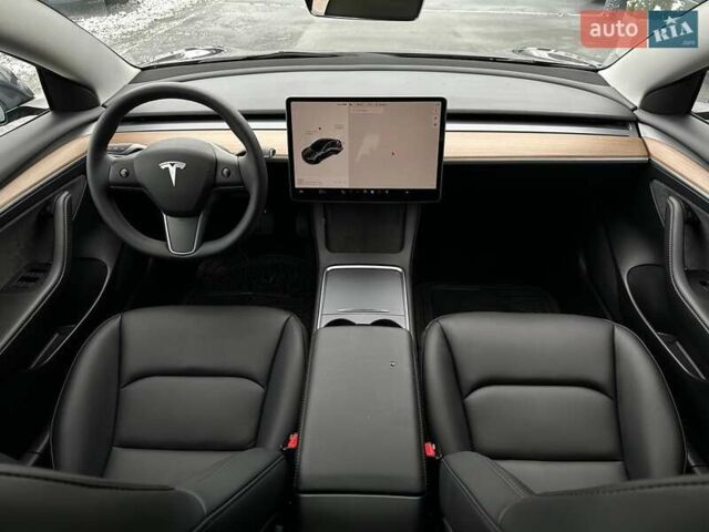 Серый Тесла Модель 3, объемом двигателя 0 л и пробегом 4 тыс. км за 20793 $, фото 28 на Automoto.ua