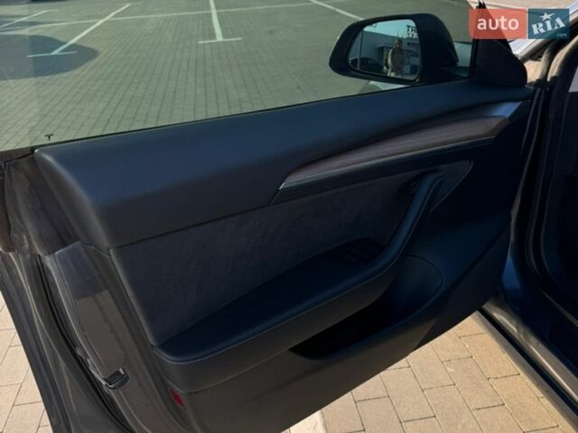 Сірий Тесла Модель 3, об'ємом двигуна 0 л та пробігом 28 тис. км за 23200 $, фото 3 на Automoto.ua