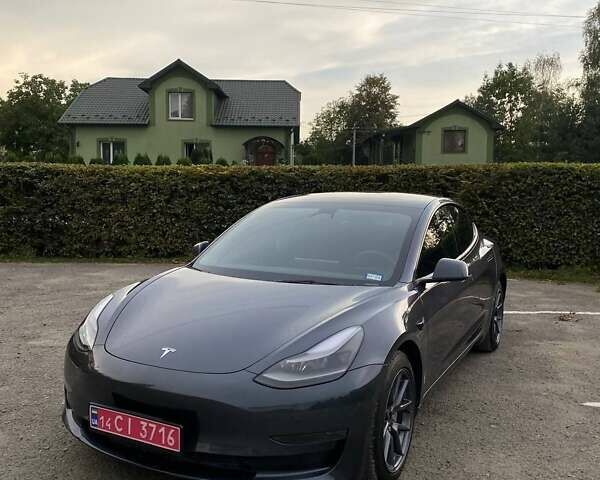 Серый Тесла Модель 3, объемом двигателя 0 л и пробегом 42 тыс. км за 19500 $, фото 12 на Automoto.ua