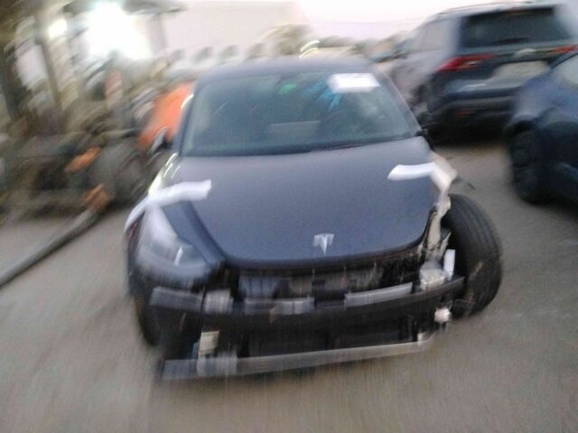Сірий Тесла Модель 3, об'ємом двигуна 0 л та пробігом 6 тис. км за 18000 $, фото 2 на Automoto.ua