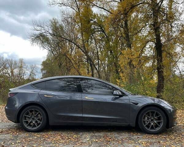 Сірий Тесла Модель 3, об'ємом двигуна 0 л та пробігом 171 тис. км за 18500 $, фото 5 на Automoto.ua