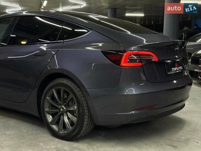 Серый Тесла Модель 3, объемом двигателя 0 л и пробегом 88 тыс. км за 20900 $, фото 12 на Automoto.ua