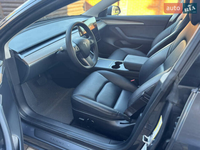 Серый Тесла Модель 3, объемом двигателя 0 л и пробегом 45 тыс. км за 23499 $, фото 12 на Automoto.ua