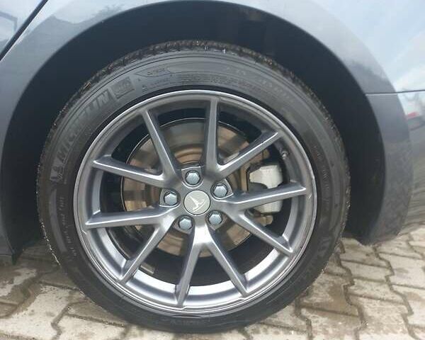 Сірий Тесла Модель 3, об'ємом двигуна 0 л та пробігом 27 тис. км за 22200 $, фото 24 на Automoto.ua