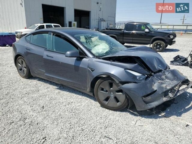Серый Тесла Модель 3, объемом двигателя 0 л и пробегом 48 тыс. км за 14000 $, фото 4 на Automoto.ua
